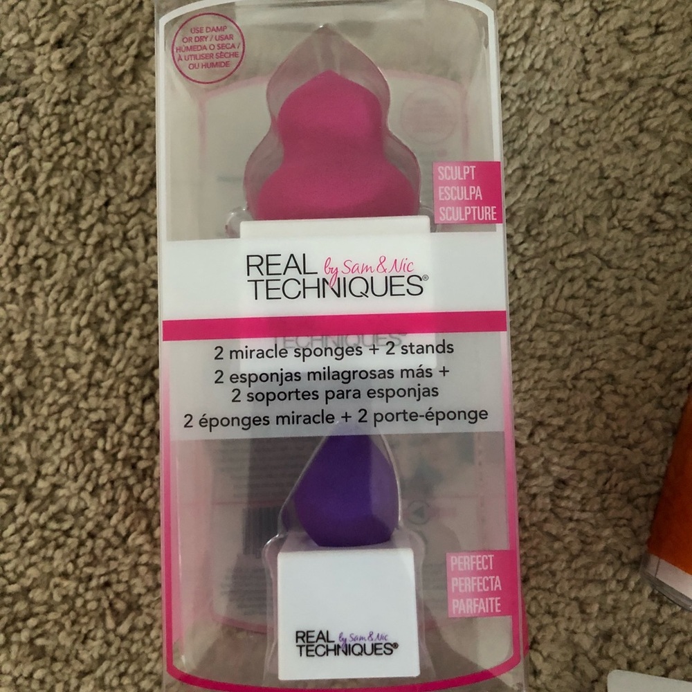 Real Technique Sponge + Stand Set
